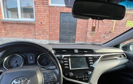 Toyota Camry, 2018 год, 2 830 000 рублей, 10 фотография