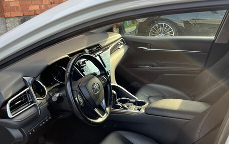 Toyota Camry, 2018 год, 2 830 000 рублей, 16 фотография