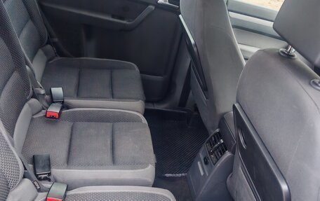Volkswagen Touran III, 2014 год, 940 000 рублей, 3 фотография