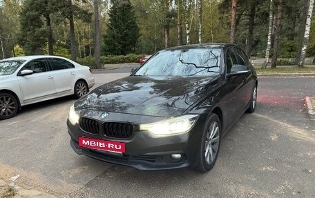BMW 3 серия, 2018 год, 2 400 000 рублей, 3 фотография