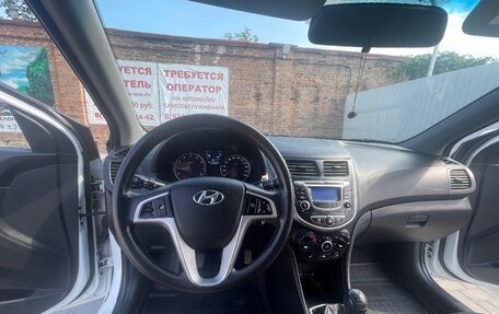 Hyundai Solaris II рестайлинг, 2014 год, 990 000 рублей, 8 фотография