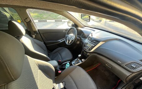 Hyundai Solaris II рестайлинг, 2013 год, 750 000 рублей, 5 фотография