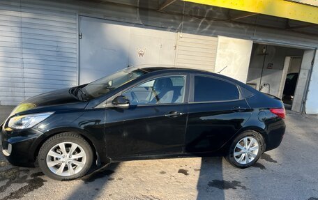 Hyundai Solaris II рестайлинг, 2013 год, 750 000 рублей, 2 фотография