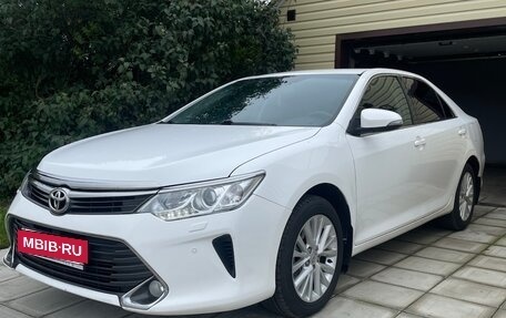 Toyota Camry, 2015 год, 2 250 000 рублей, 2 фотография