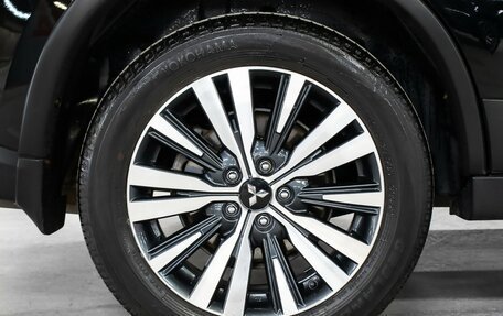 Mitsubishi Outlander III рестайлинг 3, 2020 год, 2 350 000 рублей, 24 фотография