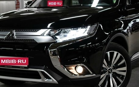 Mitsubishi Outlander III рестайлинг 3, 2020 год, 2 350 000 рублей, 22 фотография