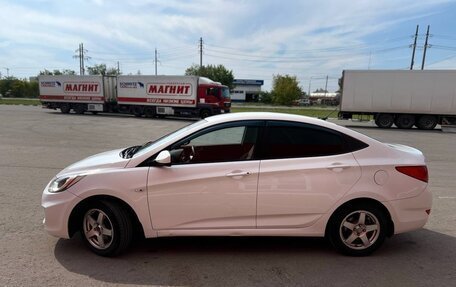 Hyundai Solaris II рестайлинг, 2013 год, 630 000 рублей, 3 фотография