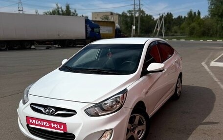 Hyundai Solaris II рестайлинг, 2013 год, 630 000 рублей, 4 фотография