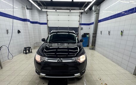Mitsubishi Outlander III рестайлинг 3, 2014 год, 1 700 000 рублей, 1 фотография