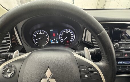 Mitsubishi Outlander III рестайлинг 3, 2014 год, 1 700 000 рублей, 8 фотография