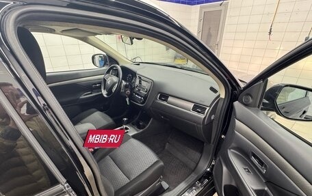 Mitsubishi Outlander III рестайлинг 3, 2014 год, 1 700 000 рублей, 5 фотография