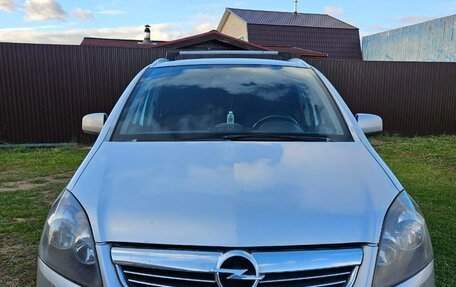 Opel Zafira B, 2012 год, 795 000 рублей, 1 фотография