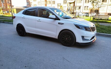KIA Rio III рестайлинг, 2012 год, 810 000 рублей, 2 фотография
