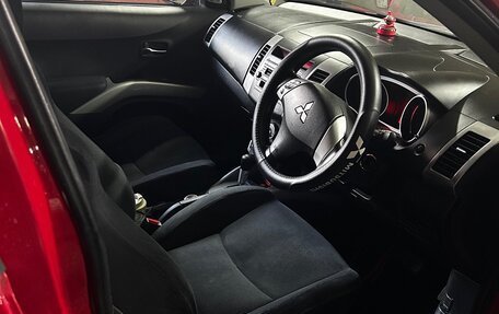 Mitsubishi Outlander III рестайлинг 3, 2006 год, 800 000 рублей, 13 фотография