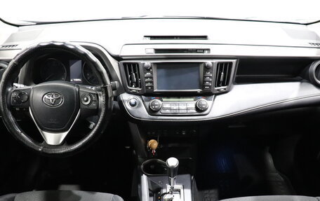 Toyota RAV4, 2018 год, 2 500 000 рублей, 11 фотография