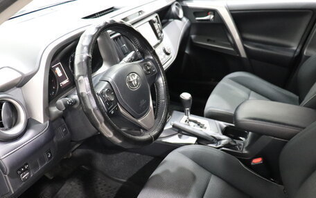 Toyota RAV4, 2018 год, 2 500 000 рублей, 13 фотография