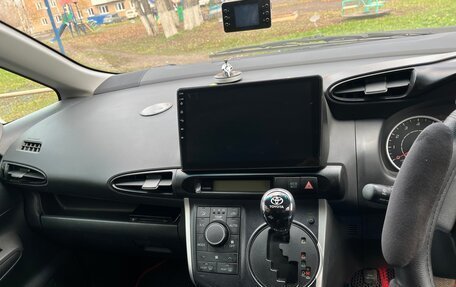 Toyota Wish II, 2011 год, 1 400 000 рублей, 7 фотография