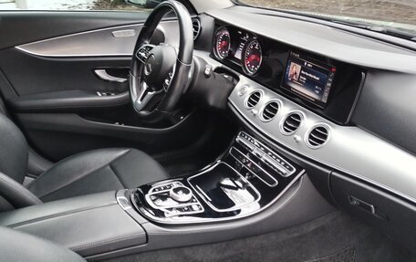 Mercedes-Benz E-Класс, 2020 год, 3 800 000 рублей, 5 фотография