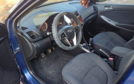 Hyundai Solaris II рестайлинг, 2015 год, 650 000 рублей, 14 фотография