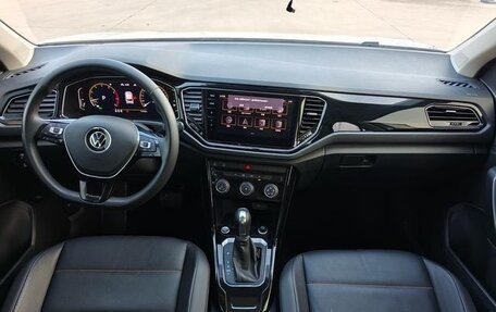 Volkswagen T-Roc I, 2021 год, 1 470 000 рублей, 5 фотография