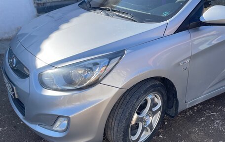 Hyundai Solaris II рестайлинг, 2011 год, 750 000 рублей, 1 фотография