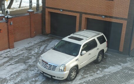 Cadillac Escalade III, 2011 год, 2 500 000 рублей, 4 фотография