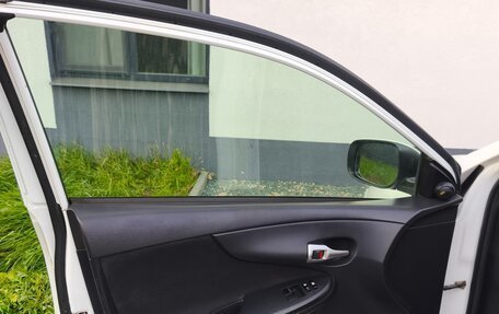 Toyota Corolla, 2011 год, 1 050 000 рублей, 10 фотография