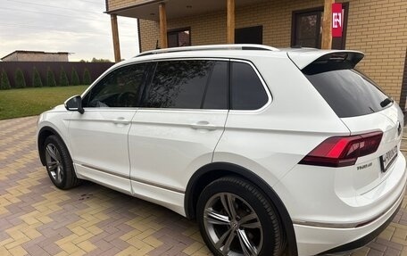 Volkswagen Tiguan II, 2020 год, 3 200 000 рублей, 3 фотография