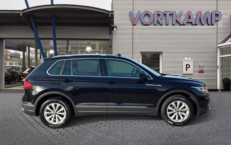 Volkswagen Tiguan II, 2021 год, 2 627 861 рублей, 4 фотография