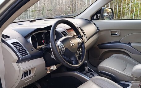 Mitsubishi Outlander III рестайлинг 3, 2008 год, 649 000 рублей, 5 фотография