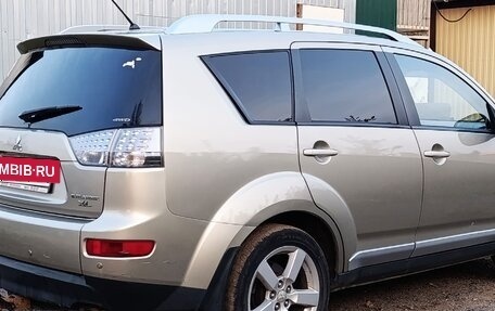 Mitsubishi Outlander III рестайлинг 3, 2008 год, 649 000 рублей, 4 фотография