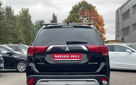 Mitsubishi Outlander III рестайлинг 3, 2019 год, 1 799 000 рублей, 6 фотография