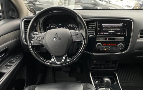 Mitsubishi Outlander III рестайлинг 3, 2019 год, 1 799 000 рублей, 12 фотография