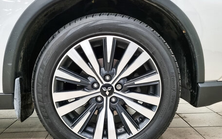 Mitsubishi Outlander III рестайлинг 3, 2018 год, 1 920 000 рублей, 15 фотография