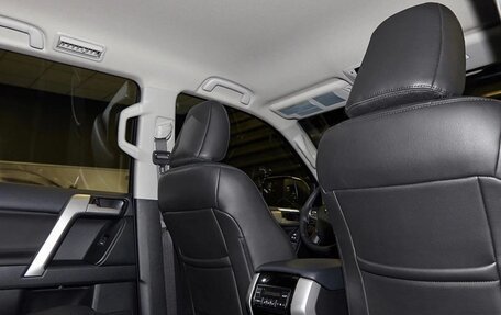 Toyota Land Cruiser Prado 150 рестайлинг 2, 2019 год, 4 725 000 рублей, 9 фотография