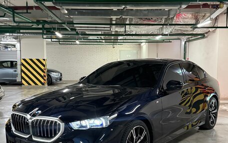 BMW 5 серия, 2024 год, 8 300 000 рублей, 2 фотография