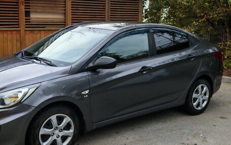 Hyundai Solaris II рестайлинг, 2013 год, 850 000 рублей, 2 фотография