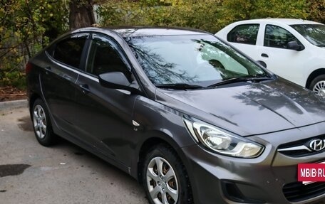 Hyundai Solaris II рестайлинг, 2013 год, 850 000 рублей, 3 фотография