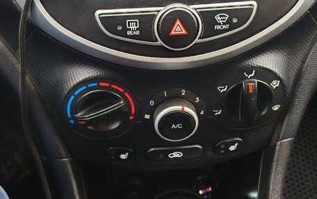 Hyundai Solaris II рестайлинг, 2013 год, 850 000 рублей, 20 фотография