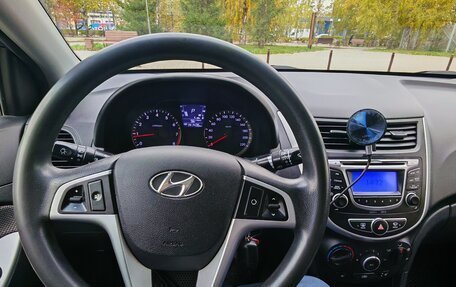 Hyundai Solaris II рестайлинг, 2013 год, 850 000 рублей, 21 фотография
