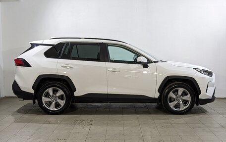 Toyota RAV4, 2019 год, 3 150 000 рублей, 4 фотография