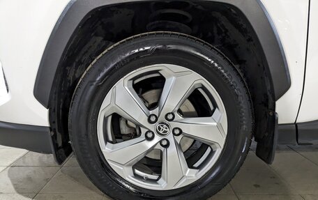 Toyota RAV4, 2019 год, 3 150 000 рублей, 13 фотография