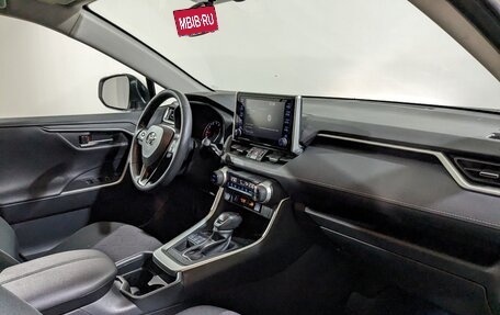 Toyota RAV4, 2019 год, 3 150 000 рублей, 17 фотография
