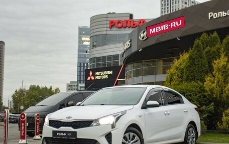 KIA Rio IV, 2021 год, 1 635 000 рублей, 1 фотография