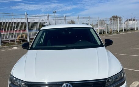 Volkswagen Tiguan II, 2019 год, 2 700 000 рублей, 3 фотография