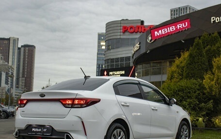 KIA Rio IV, 2021 год, 1 635 000 рублей, 5 фотография