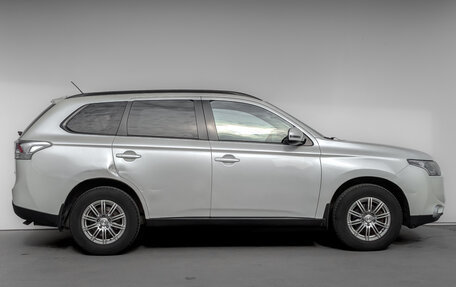 Mitsubishi Outlander III рестайлинг 3, 2013 год, 1 500 000 рублей, 4 фотография