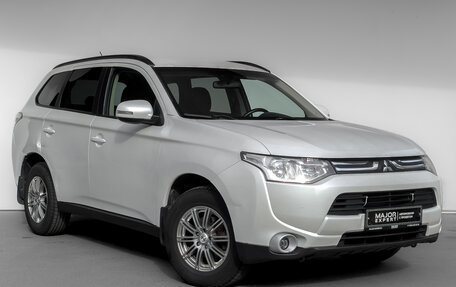 Mitsubishi Outlander III рестайлинг 3, 2013 год, 1 500 000 рублей, 3 фотография