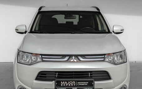 Mitsubishi Outlander III рестайлинг 3, 2013 год, 1 500 000 рублей, 2 фотография