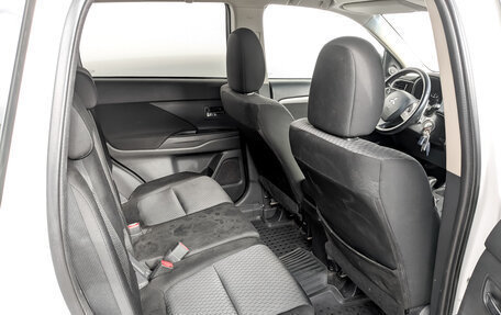 Mitsubishi Outlander III рестайлинг 3, 2013 год, 1 500 000 рублей, 12 фотография